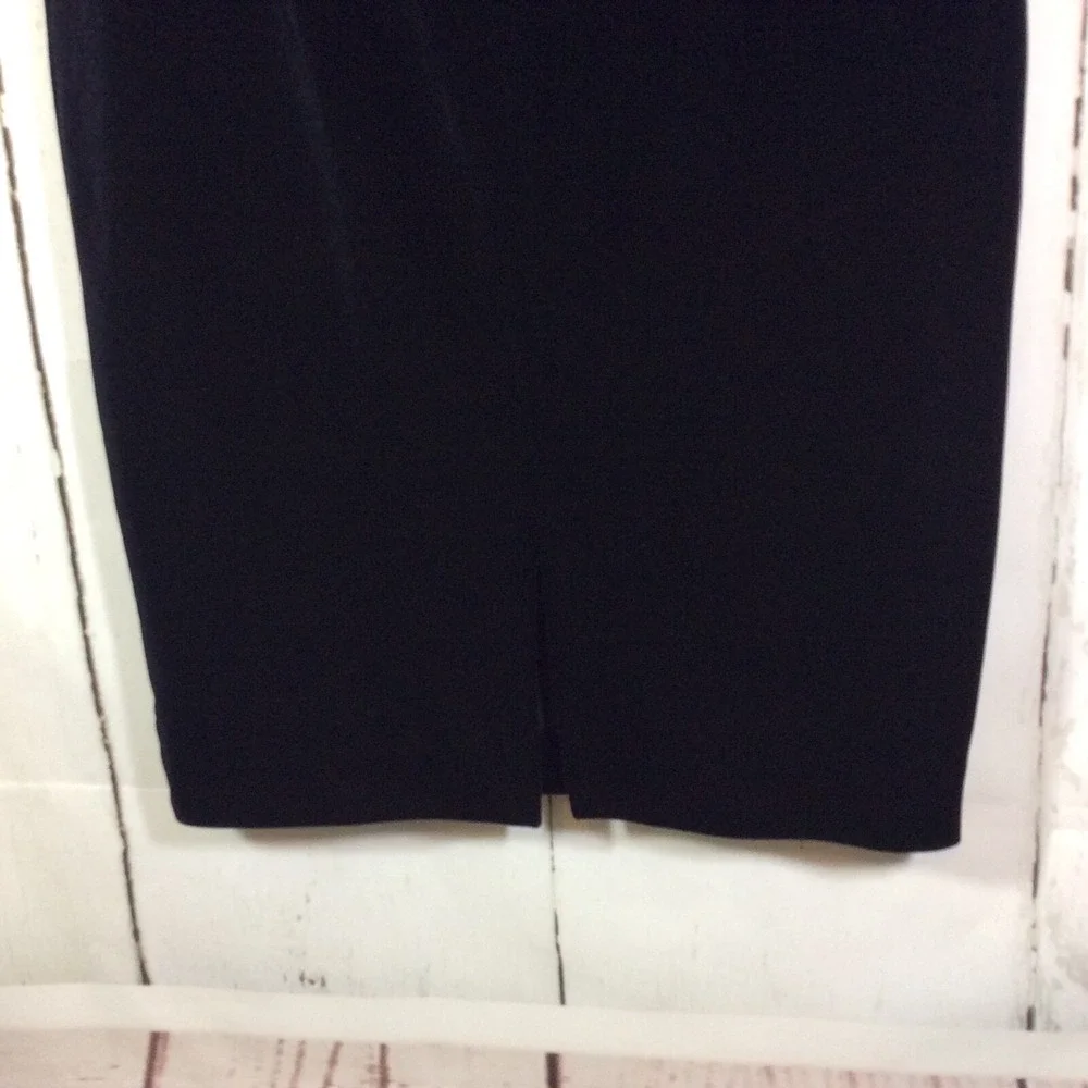 White House Black Market WHBM Women's Black Velvet Pencil Skirt‎ Size 4